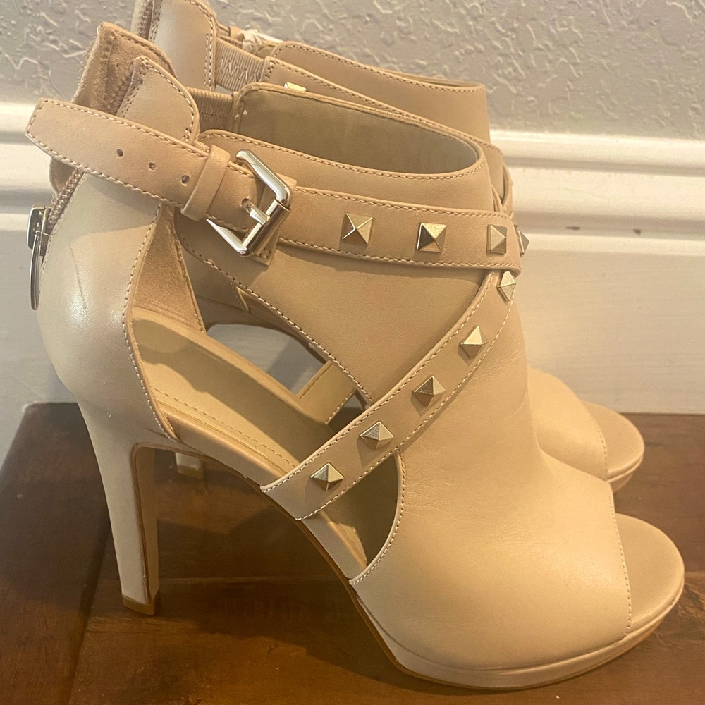 Brand new Marc Fisher studded strap heels!